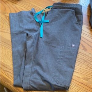 Figs scrubs bottom yola xs regular skinny